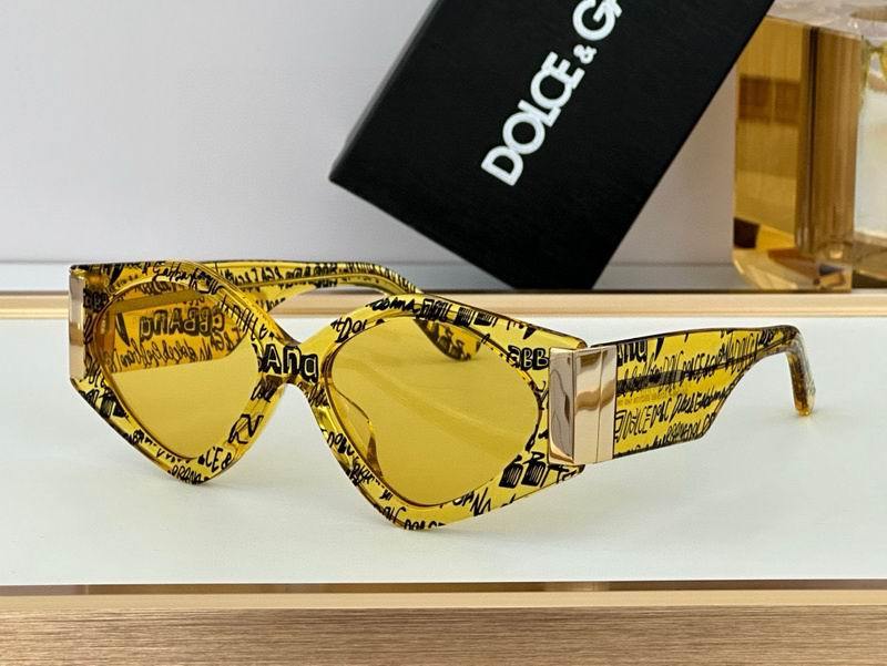 D&G Sunglasses 200